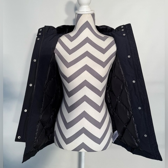 Gap Kids Girls Size M (8) Heavy-Duty Down Expedition Parka Black Hooded - Picture 7 of 10